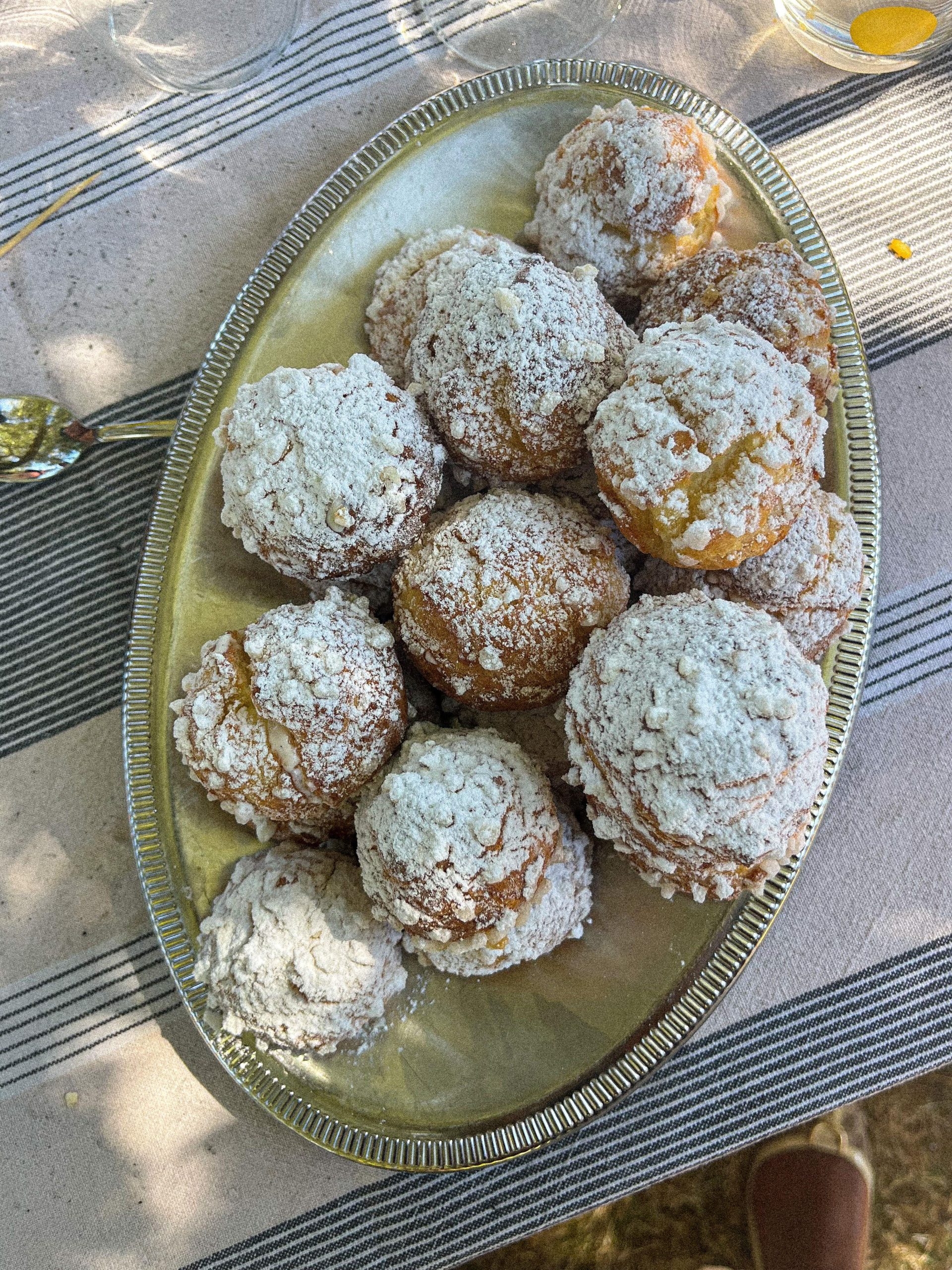 CHOUQUETTES FOURREES A LA CREME VANILLE,